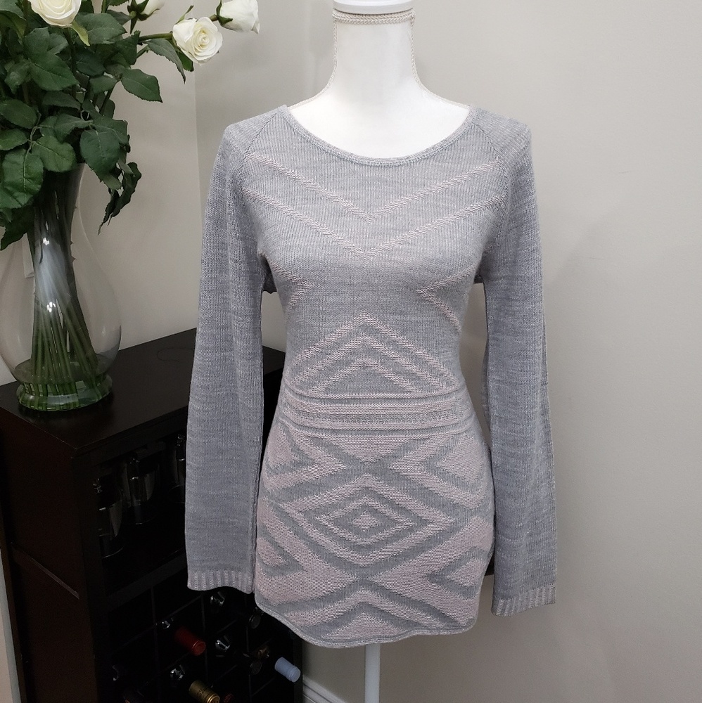 Faded Glory Grey/Pink Crewneck Pullover Sweater